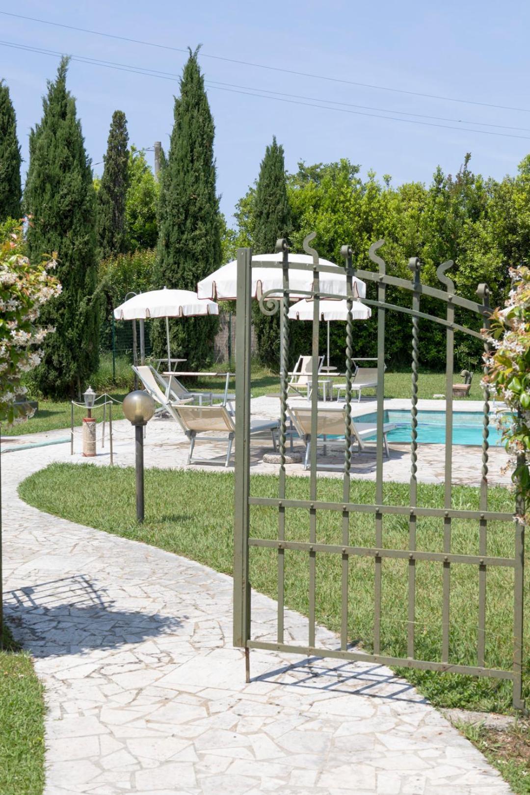 Апартаменти Fattoria Il Giardo П'єтразанта Екстер'єр фото